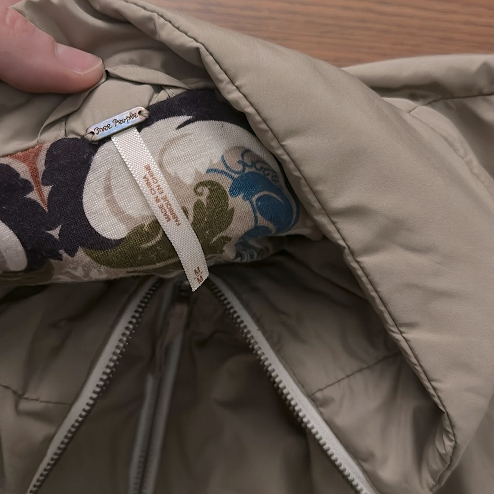 Free People Women’s Light Bomber Jacket Medium - Picture 4 of 8